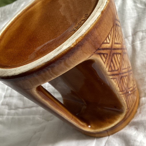 VINTAGE TIKKI GLAZED CERAMIC MUG WITH CONCAVE HANDLE; PRETTY COOL! - Picture 9 of 9